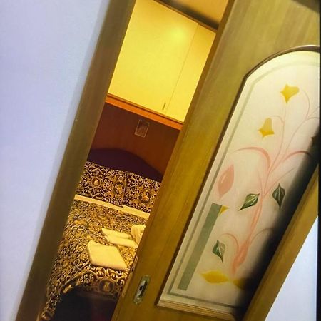 Casa Mari' Centro Storico Vicino Hotel Caracciolo نابولي المظهر الخارجي الصورة