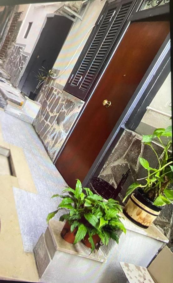 Casa Mari' Centro Storico Vicino Hotel Caracciolo نابولي المظهر الخارجي الصورة