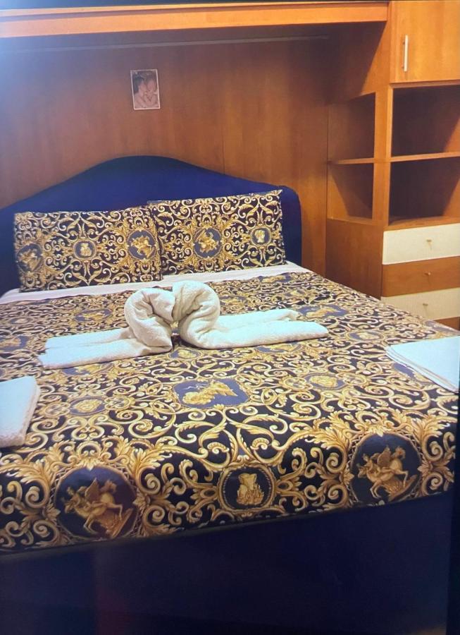 Casa Mari' Centro Storico Vicino Hotel Caracciolo نابولي المظهر الخارجي الصورة